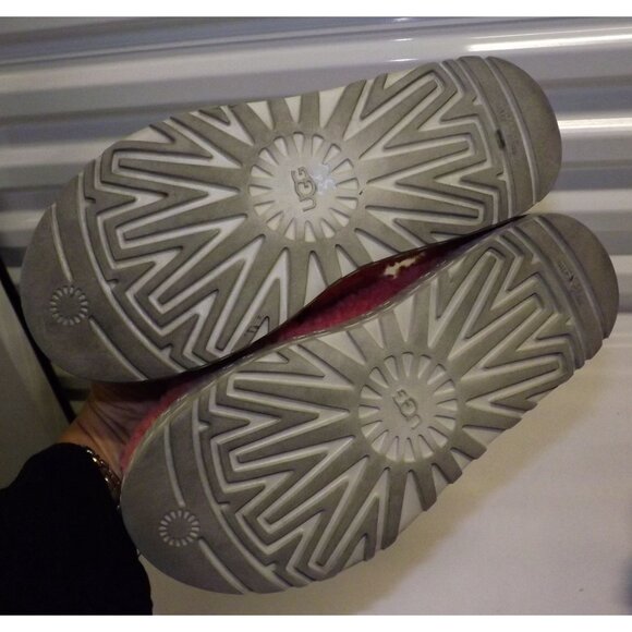 Size 7 UGG Oh Fluffita Fluff Yeah Slippers Pink & Rainbow Sherbert 2 Pairs 1 Prc - Picture 8 of 15